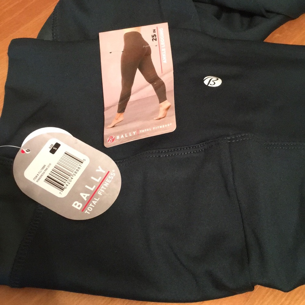 NWT Bally Total Fitness Green Athletic Yoga Pant